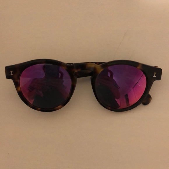 Illesteva Leonard Mirrored Sunglasses - Picture 3 of 4